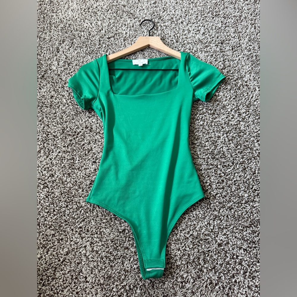 Live in the Moment Green Short sleeve bodysuit